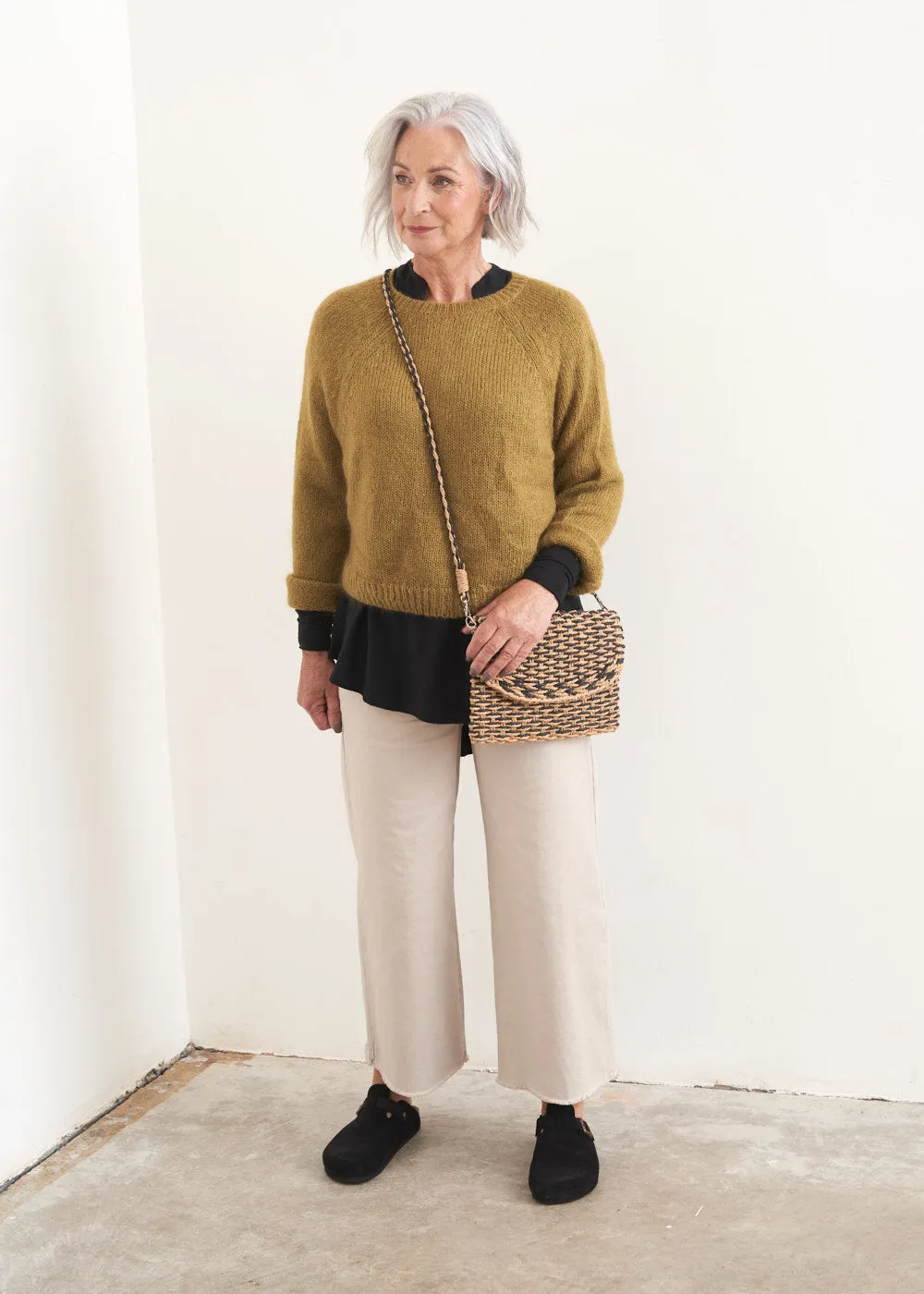 LOKE DIAMANTÉ SWEATER - OLIVE